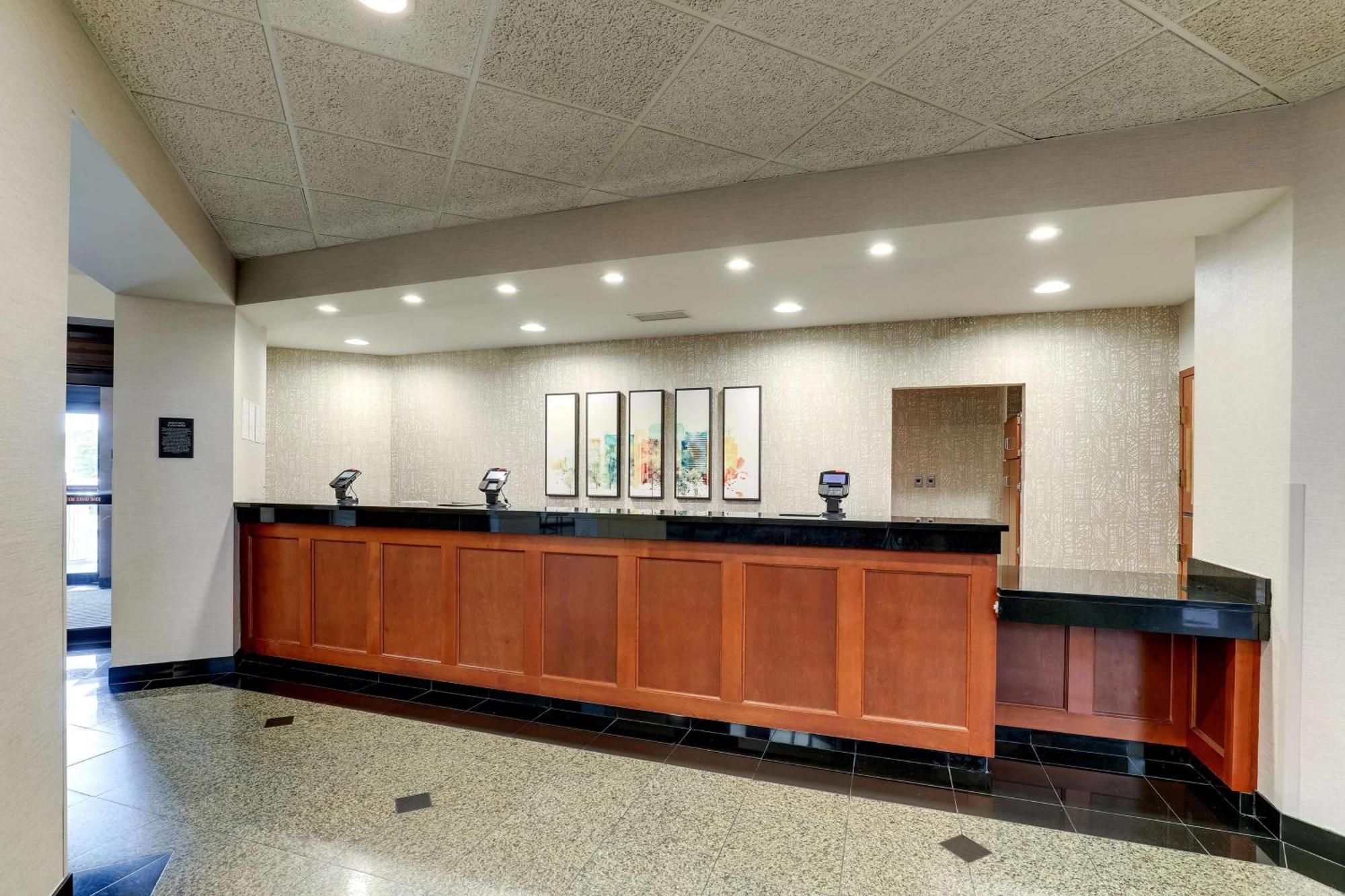 Drury Inn & Suites Birmingham Lakeshore Drive Ngoại thất bức ảnh