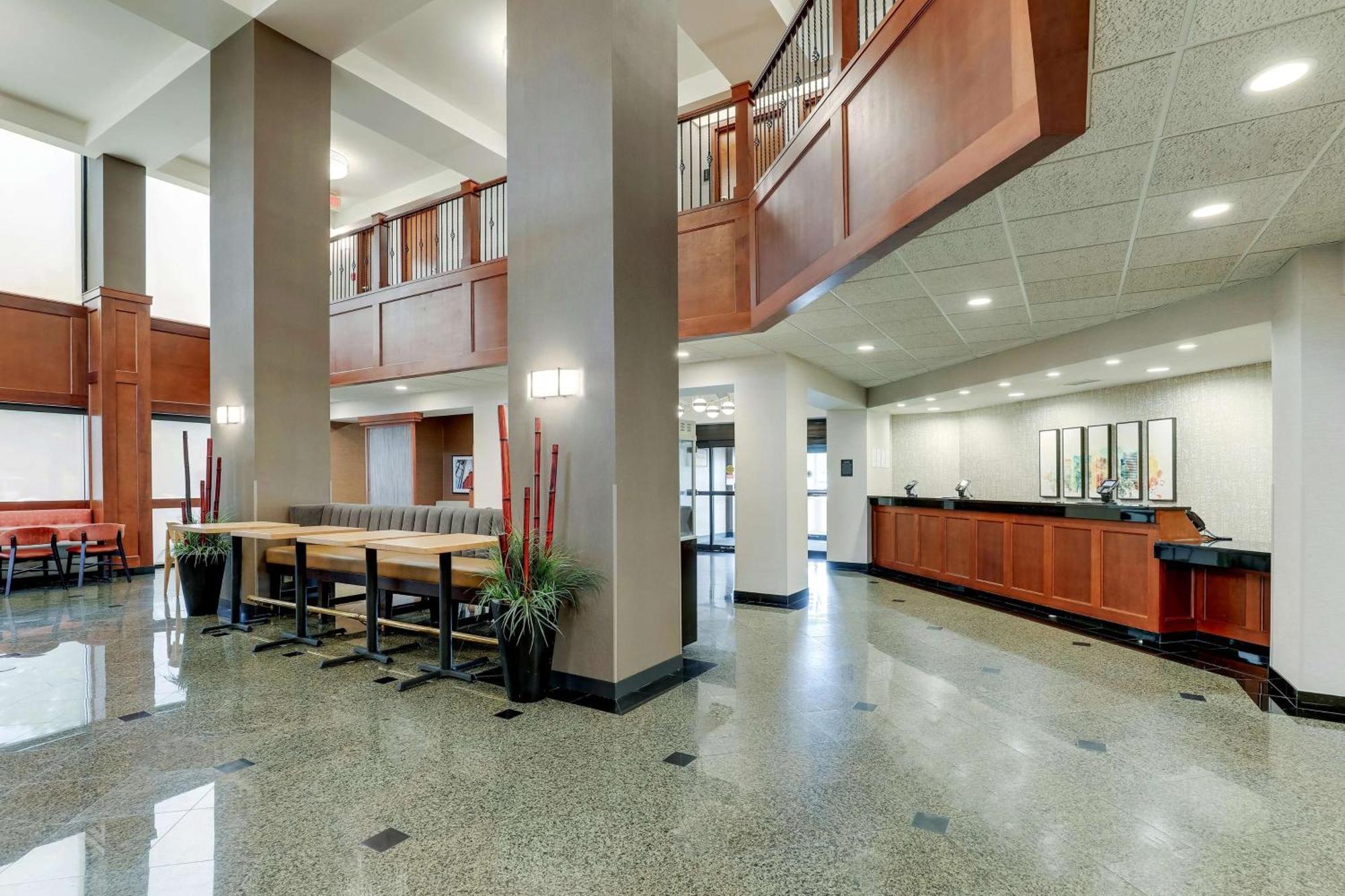 Drury Inn & Suites Birmingham Lakeshore Drive Ngoại thất bức ảnh