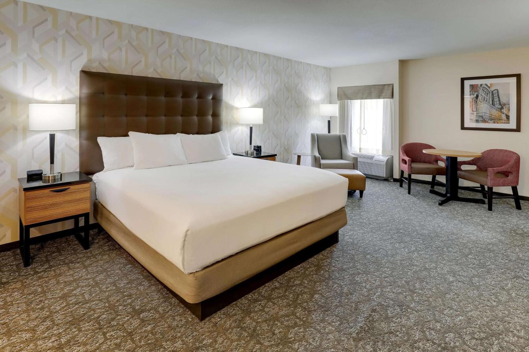 Drury Inn & Suites Birmingham Lakeshore Drive Ngoại thất bức ảnh