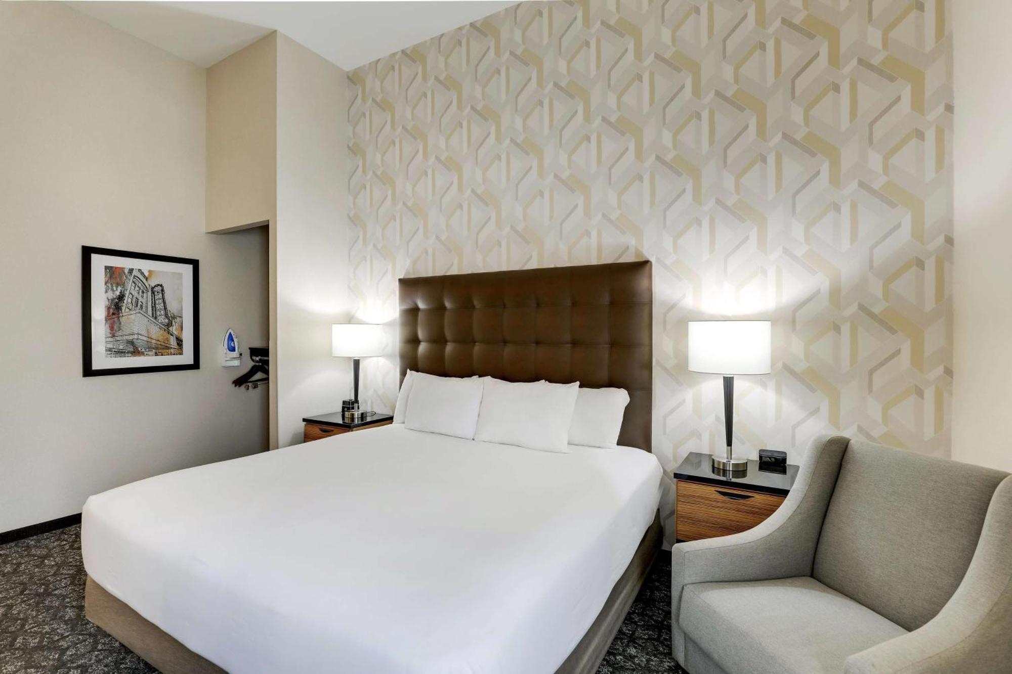 Drury Inn & Suites Birmingham Lakeshore Drive Ngoại thất bức ảnh