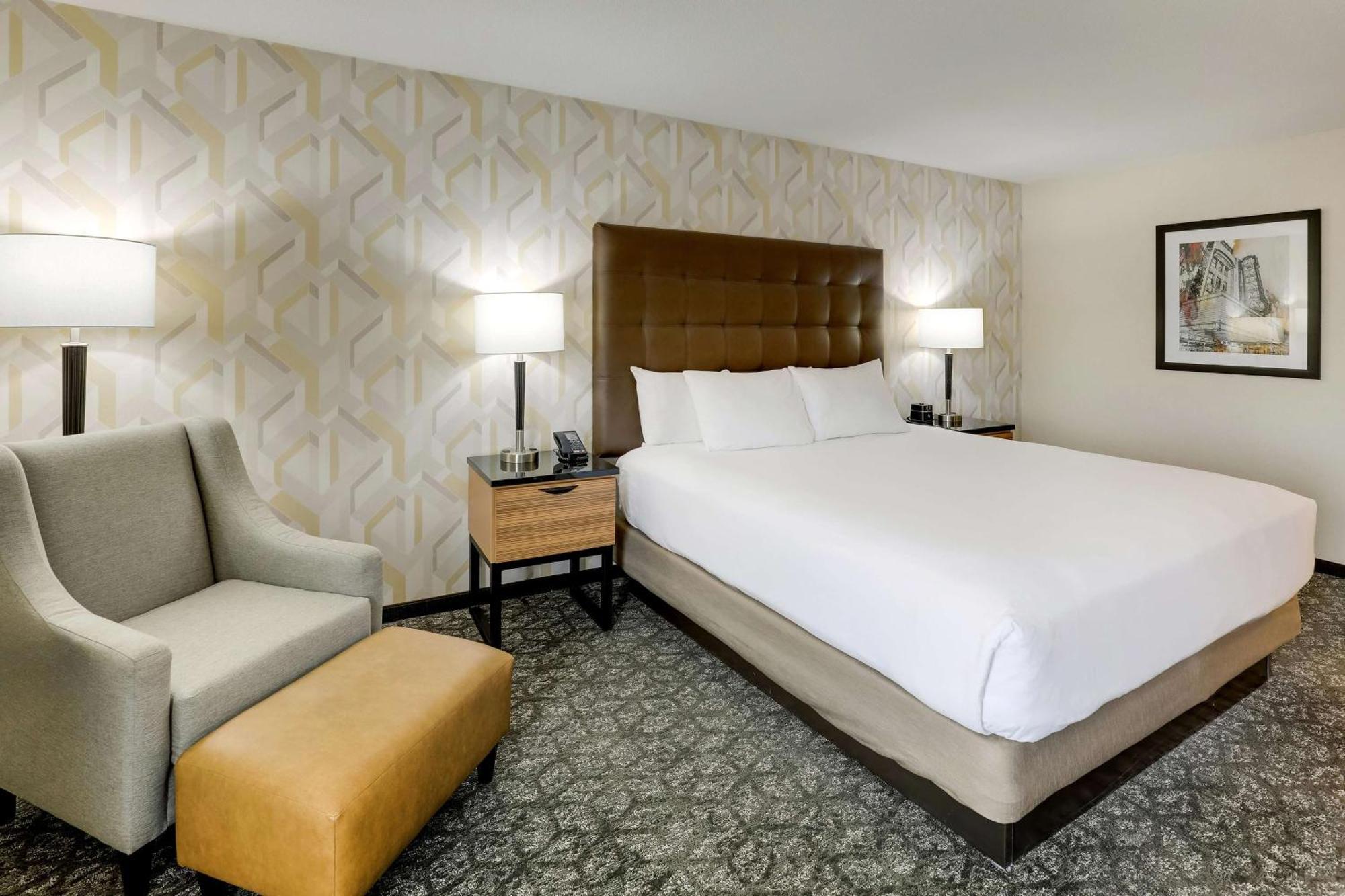 Drury Inn & Suites Birmingham Lakeshore Drive Ngoại thất bức ảnh