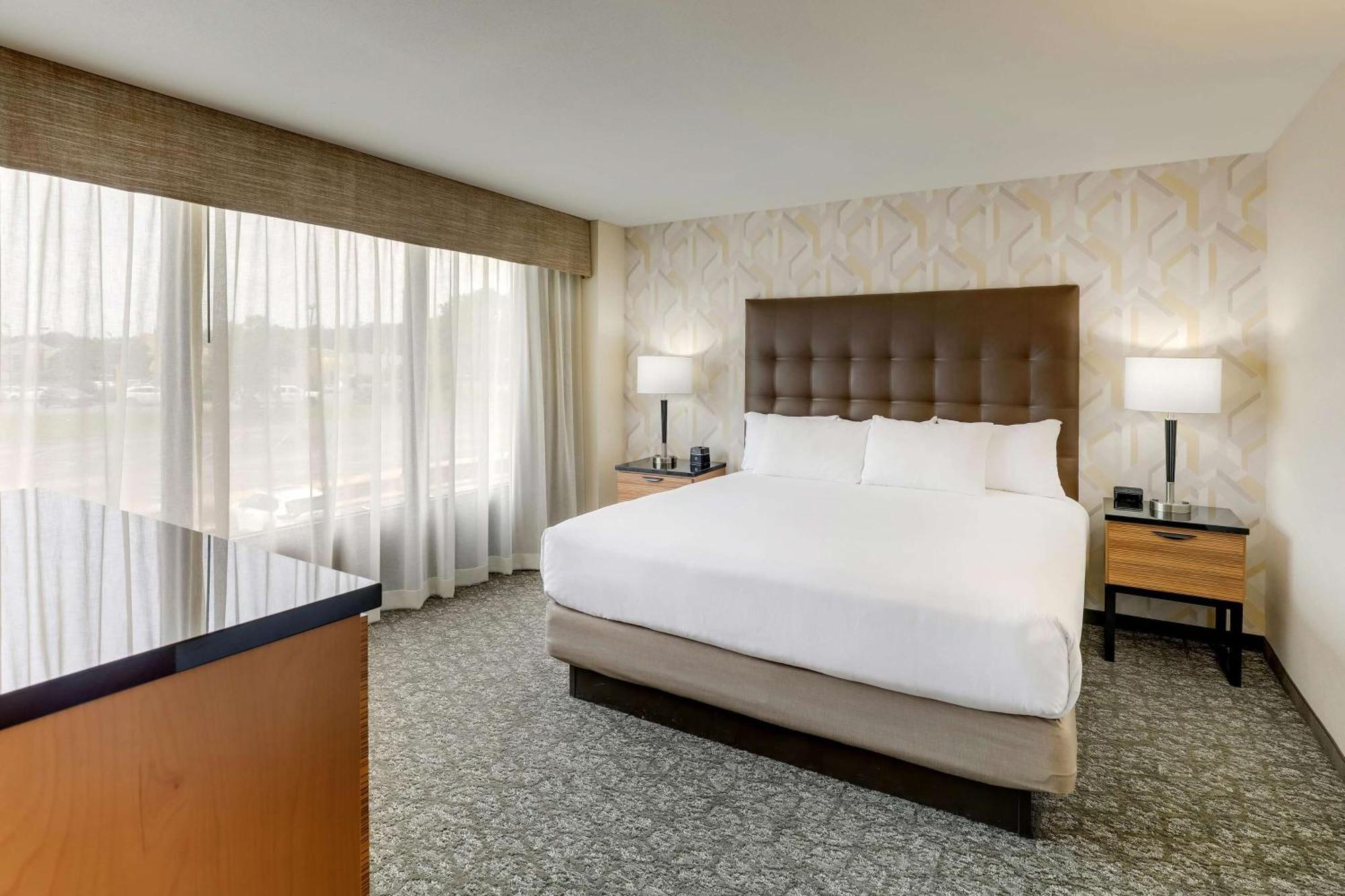 Drury Inn & Suites Birmingham Lakeshore Drive Ngoại thất bức ảnh